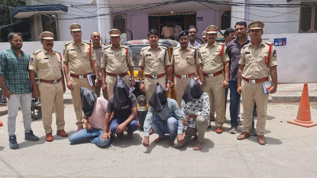 Man with over 30 cases among three arrested for chain snatching