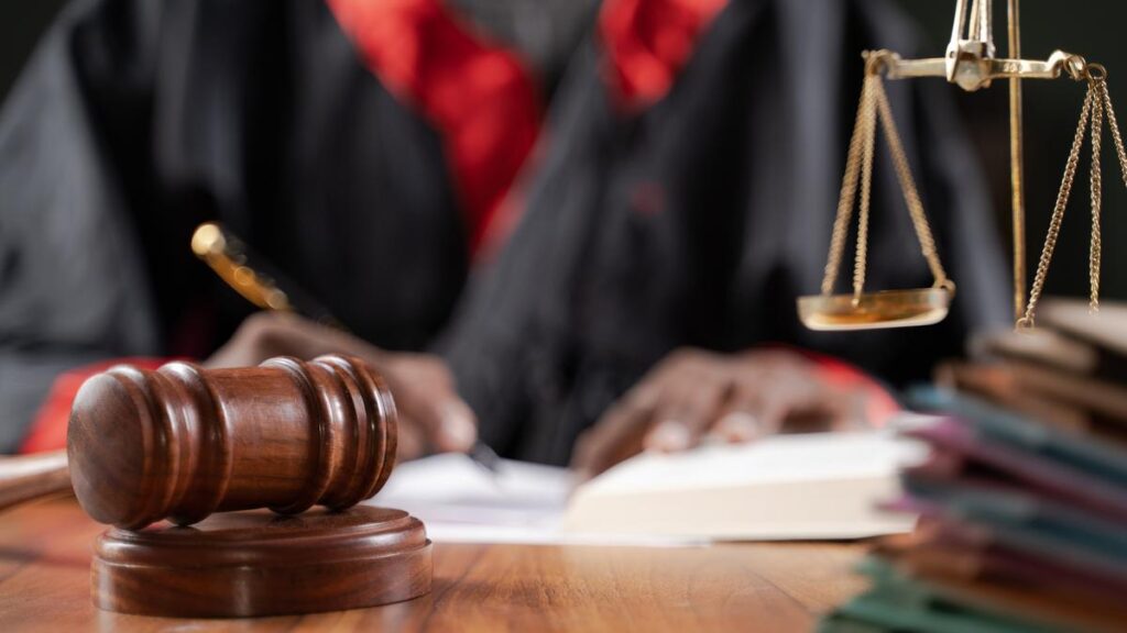 Bombay High Court questions legal basis of stipend for junior lawyers 