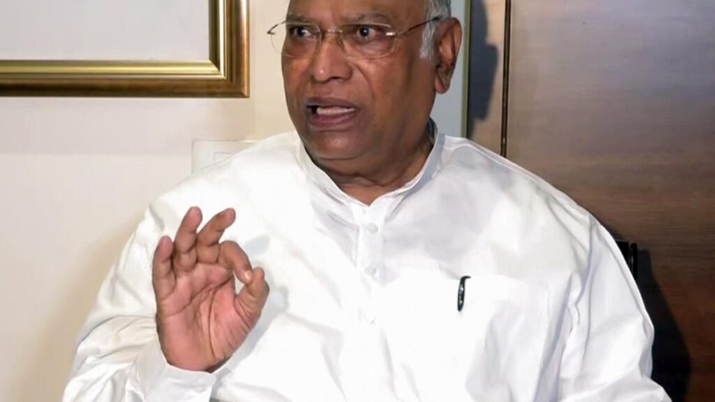 ED action against Robert Vadra attempt to bring bad name to Gandhi family, Congress: Mallikarjun Kharge