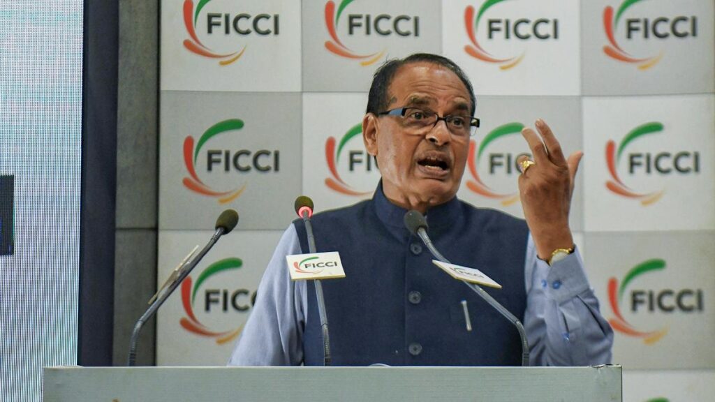 Curb counterfeit fertilizers: Chouhan urges Chief Ministers