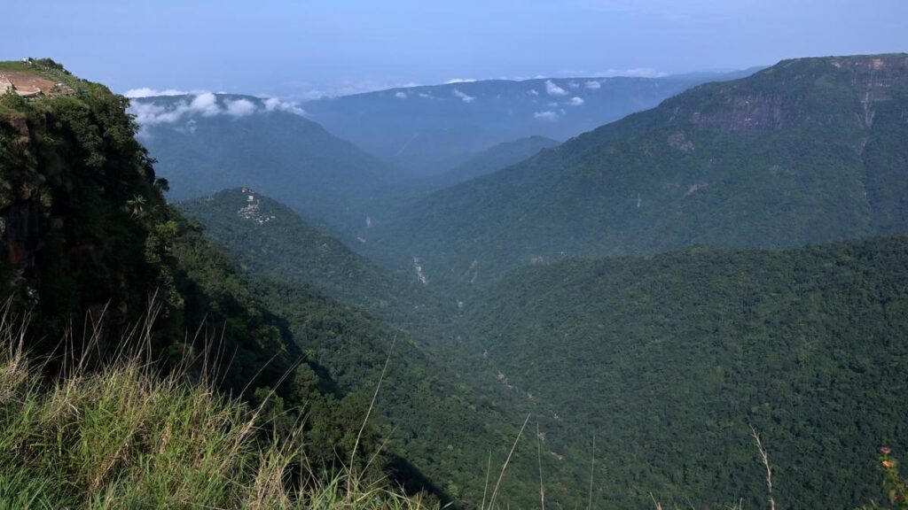 Mandatory guide rule for treks in Sohra following tourist deaths