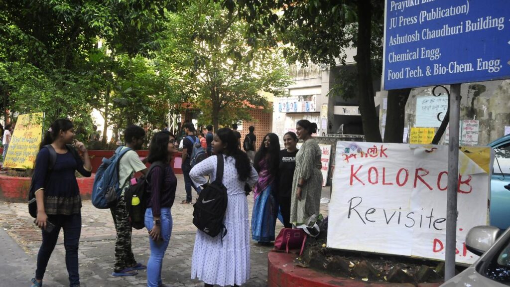 West Bengal once again, without explanation, delays UG admission to colleges run and aided by it