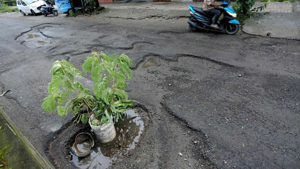 Pothole-riddled arterial roads make commute a nightmare for Kochiites