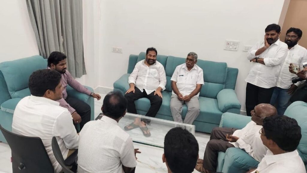 Sanitation workers call off strike in Nellore after intervention from Minister, MLA