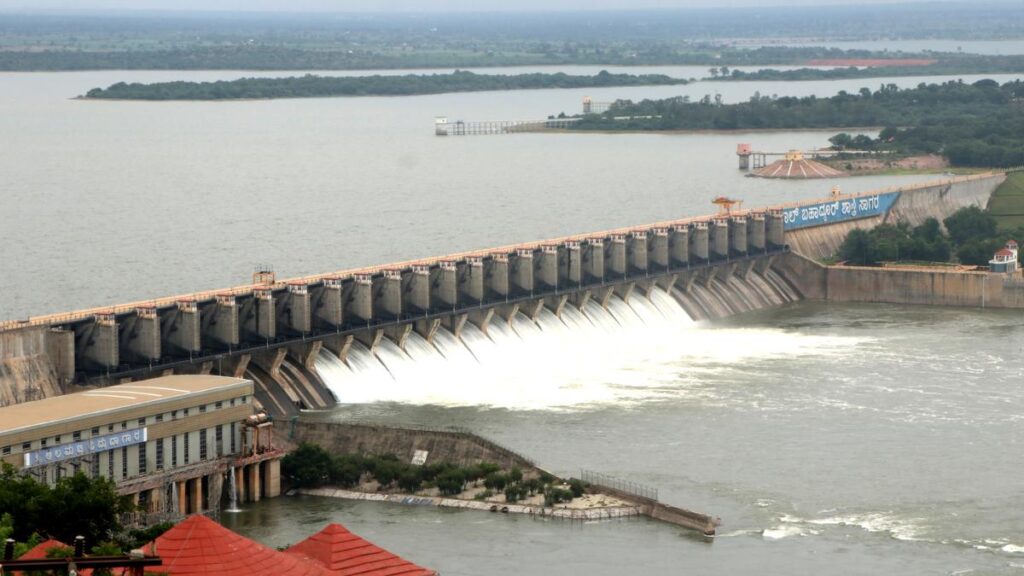 People cautioned in view of further increase in outflow from Almatti dam
