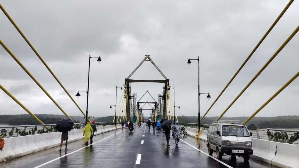 Union Minister Nitin Gadkari inaugurates Sigandur bridge in Karnataka
