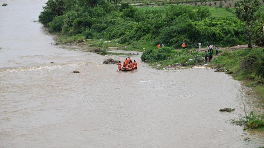 Road links between Andhra, Telangana cut off due to heavy rains