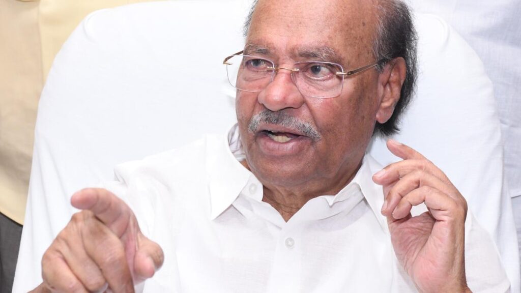 Ramadoss tells cadre he’s the boss; Anbumani asks them to intensify membership drive