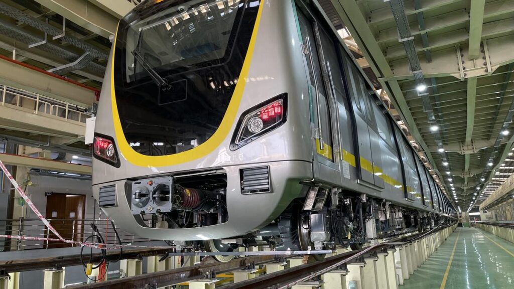 ‘Open the Yellow Line’: Public frustration peaks over constant deferral of metro launch
