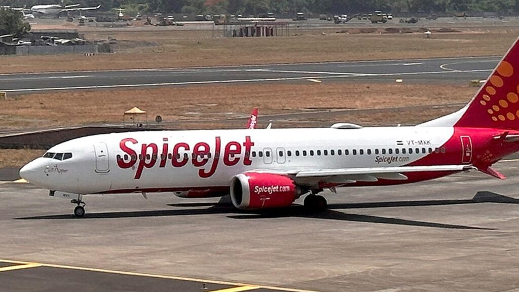 Two SpiceJet passengers try to enter cockpit forcefully, offloaded at Delhi airport