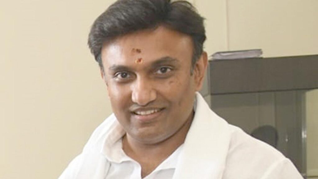 Political tussle unfolds as BJP MP alleges in LS that Karnataka is mismanaging urea supply while Minister accuses him of lying