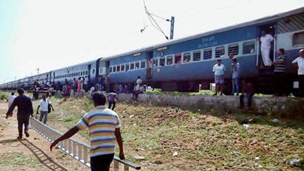 Near-miss incident near Kovilpatti: Madurai DRM issues fresh guidelines to ensure train safety