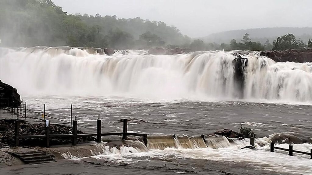 Telangana | Bogatha waterfall closed for visitors in view of heavy rains