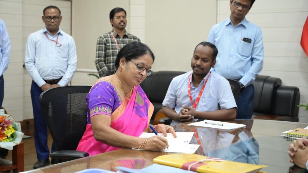 Madhubala Kalluri takes charge as MIDHANI’s Director Finance