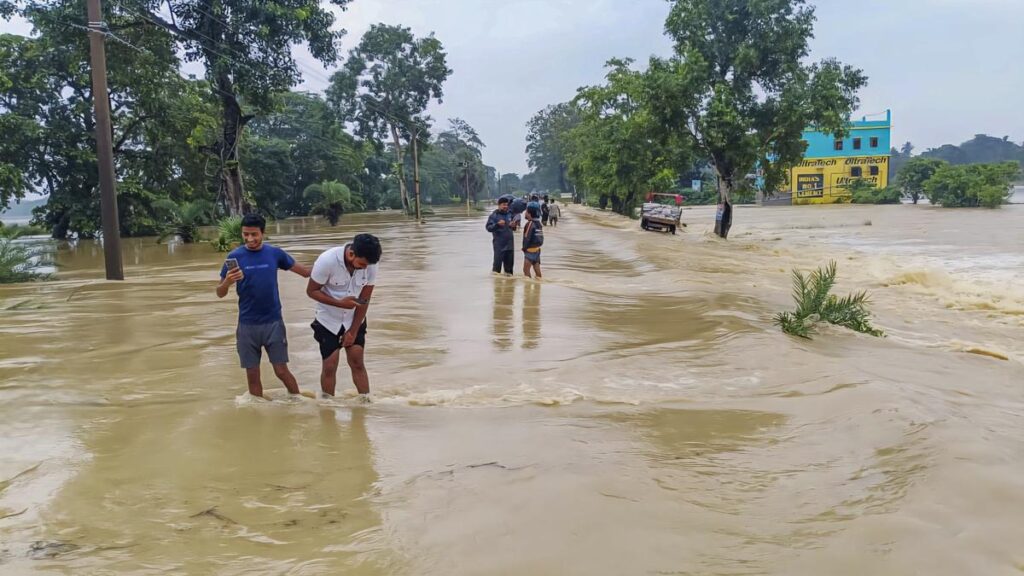 Three Odisha Districts face flood threat as rivers in spate
