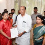 MLC Kavitha lodges complaint against Teenmar Mallanna for making ‘insulting comments’