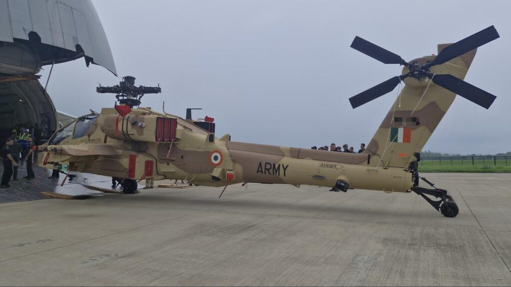 Army gets first batch of Apache helicopters from U.S.