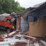 Lorry rams into house in Vellore; woman injured