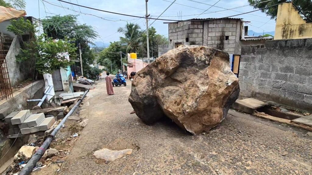 Boulder falls into a street in Vaniyambadi due to rain; none injured