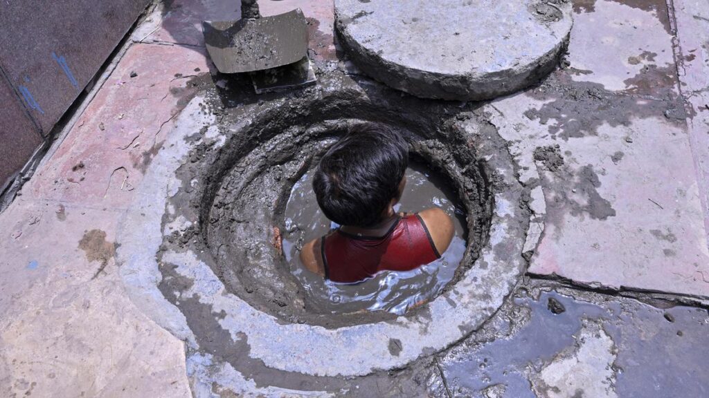 In over 90% of sewer deaths, workers had no safety gear: government audit